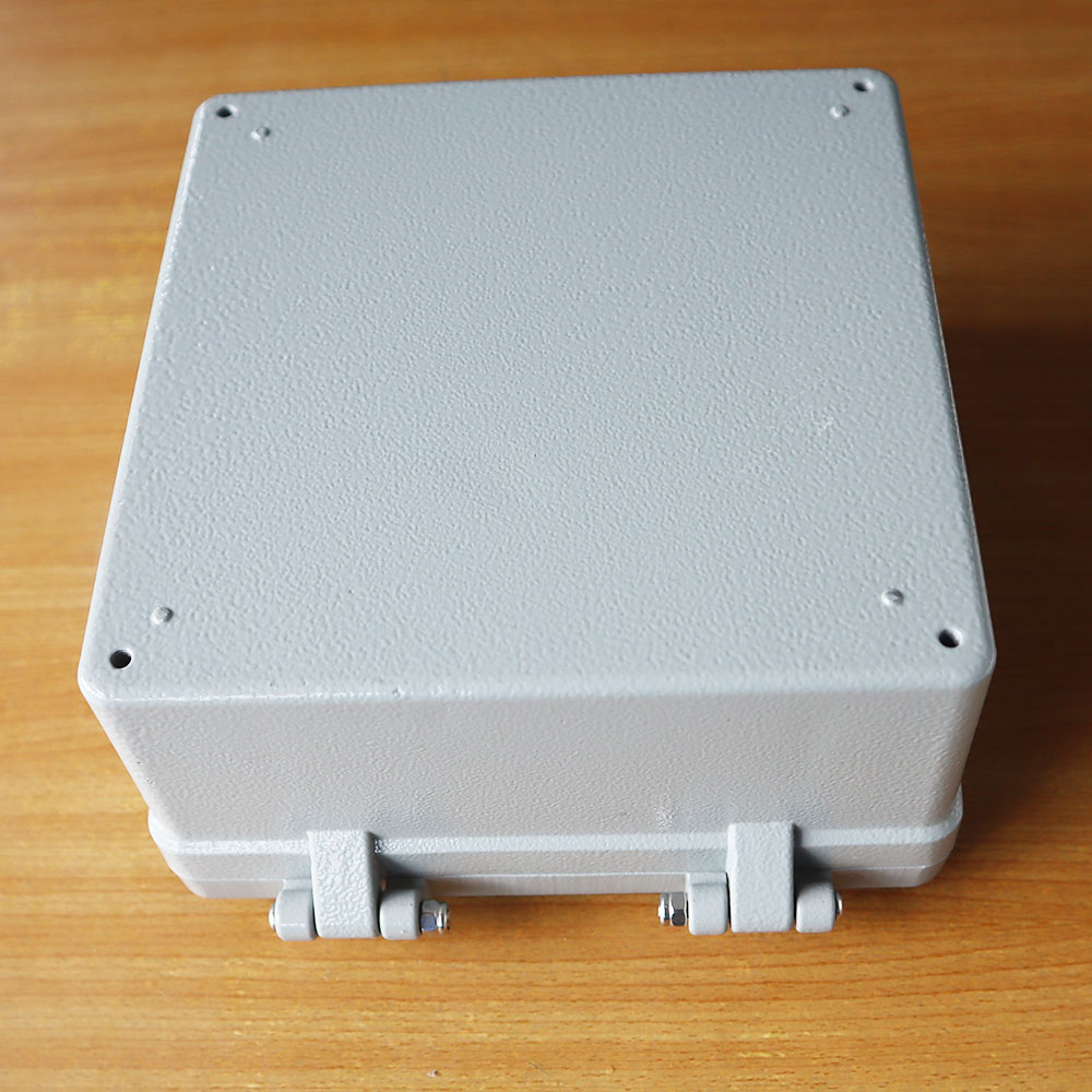 กล่องอลูมิเนียมกันน้ำ IP66 สีเทา ขนาด 160 X 160 X 85 มม. มีบานพับ