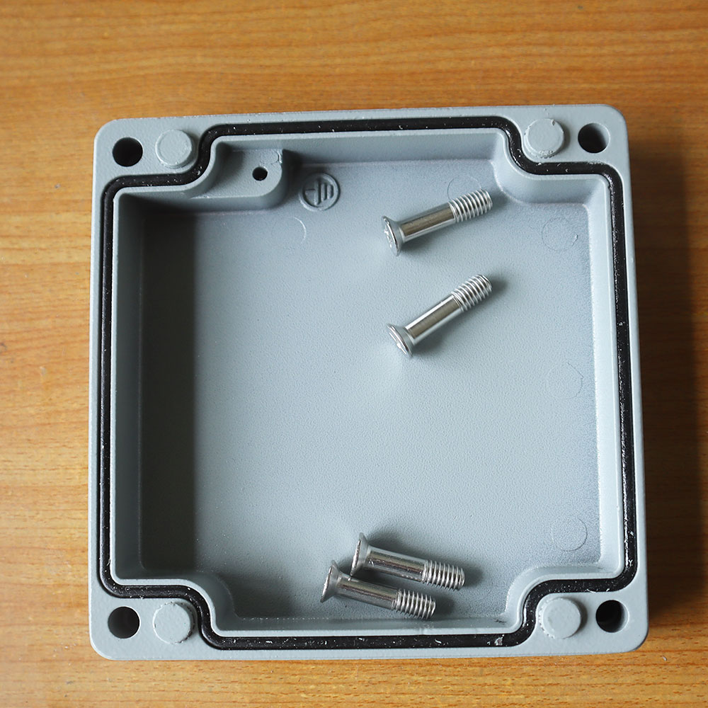 กล่องอลูมิเนียมกันน้ำ IP66 สีเทา ขนาด 120 X 120 X 80 มม.