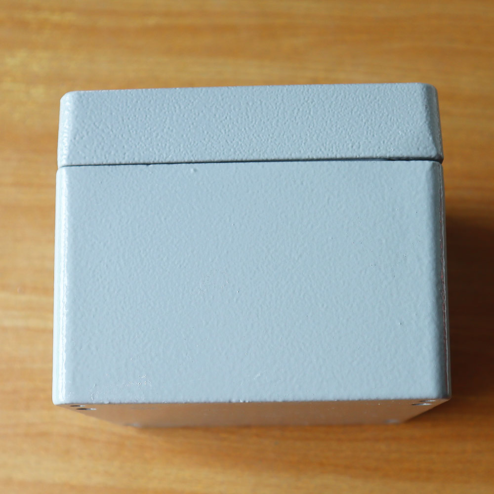 กล่องอลูมิเนียมกันน้ำ IP66 สีเทา ขนาด 100 X 100 X 80 มม.