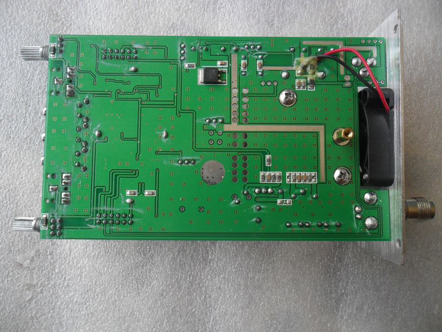 บอร์ดเครื่องส่งวิทยุ FM 76-108 MHz กำลังส่ง 6 วัตต์ (เฉพาะตัวเครื่อง ไม่มีกล่อง)