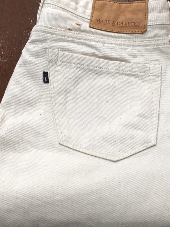1. Levi's Made and Crafted มือสอง Tack Slim สีขาวครีม ริมแดง เอว 29 ยาว 34