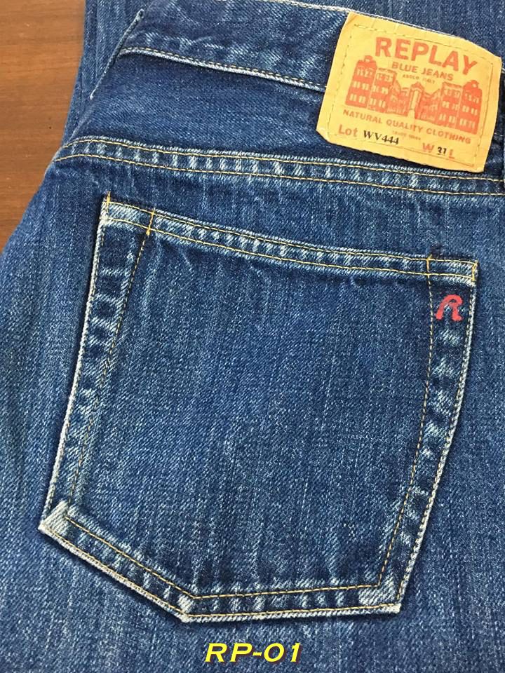 1. Replay WV444 ริมแดง Made in Italy Bootcut เอว 32 ยาว 34