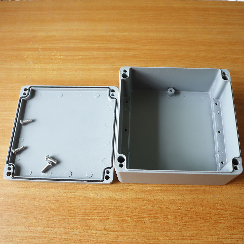 กล่องอลูมิเนียมกันน้ำ IP66 สีเทา ขนาด 160 X 160 X 70 มม.