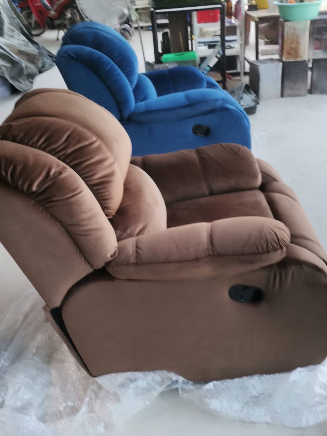 เก้าอี้นวดเท้ารุ่นรีไคลเนอร์ 💥ผ้ากำมะหยี่สีน้ำเงิน 💥 ราคายังไม่รวมค่าส่ง เลือกสีอื่นได้ทางช่องแชทไลน์ค่ะ