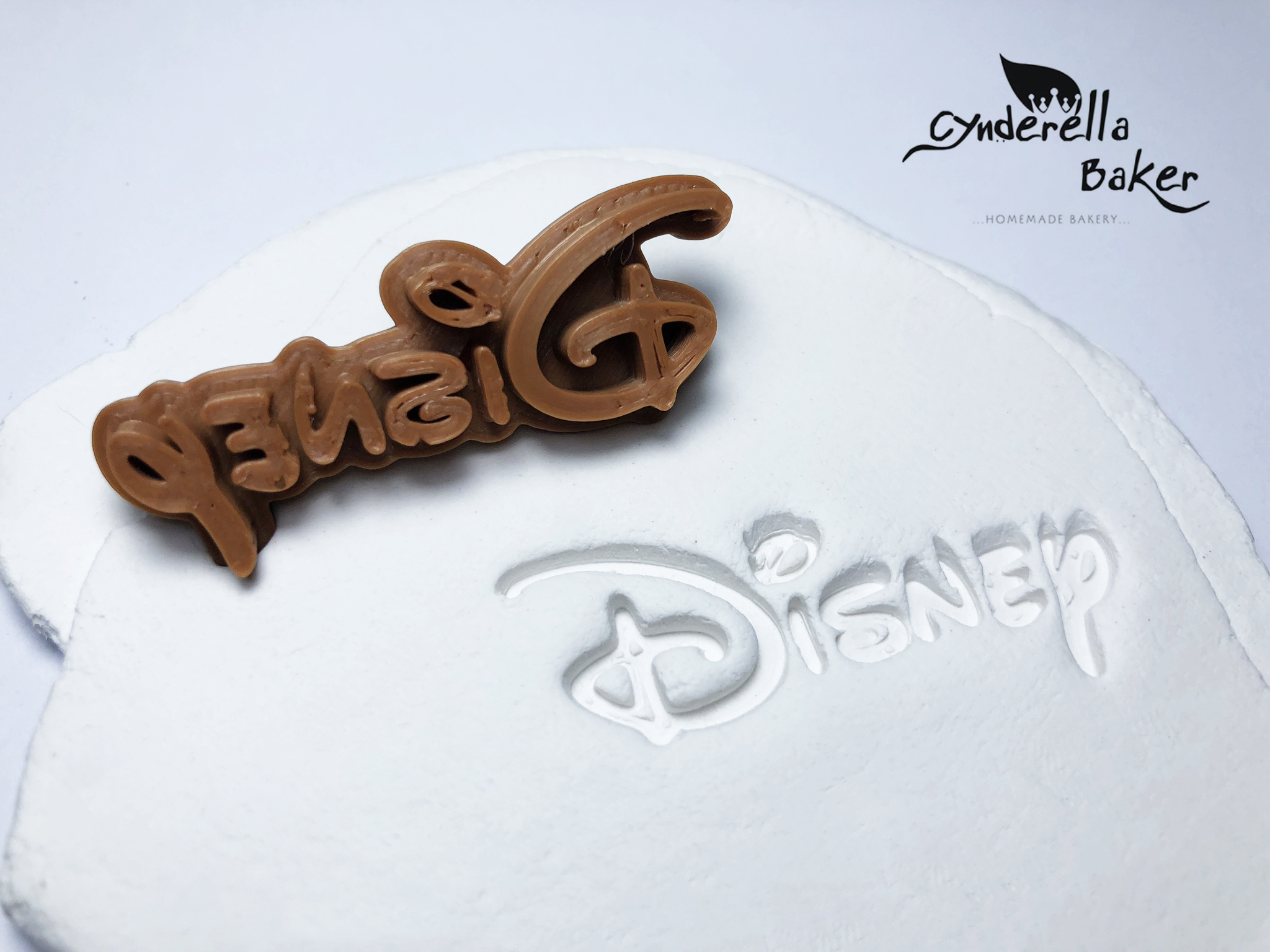 ลาย Logo Disney