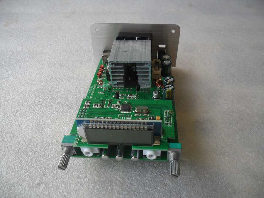 บอร์ดเครื่องส่งวิทยุ FM 76-108 MHz กำลังส่ง 6 วัตต์ (เฉพาะตัวเครื่อง ไม่มีกล่อง)