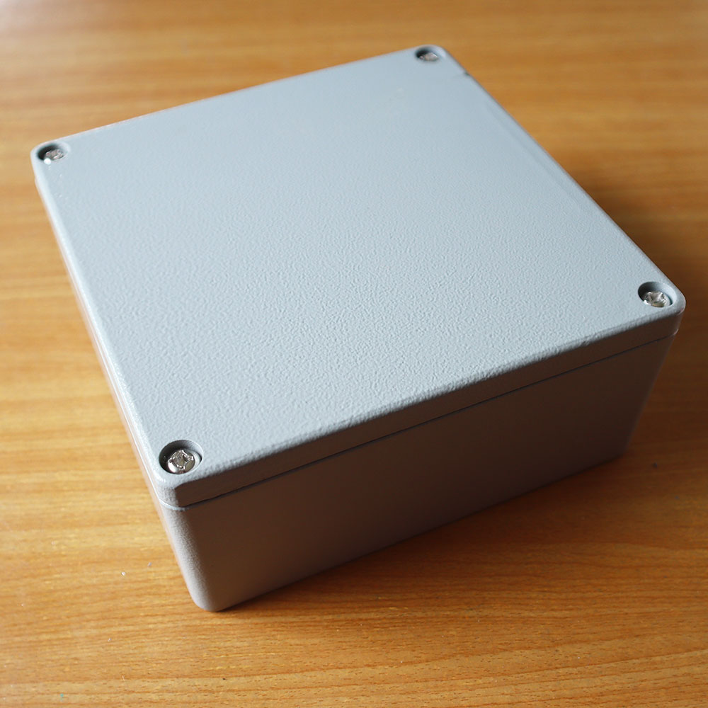 กล่องอลูมิเนียมกันน้ำ IP66 สีเทา ขนาด 160 X 160 X 70 มม.