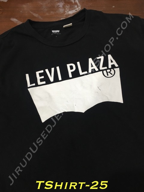 25. เสื้อยืด Levi’s Black Levi Plaza สีดำ อก 43 Size L