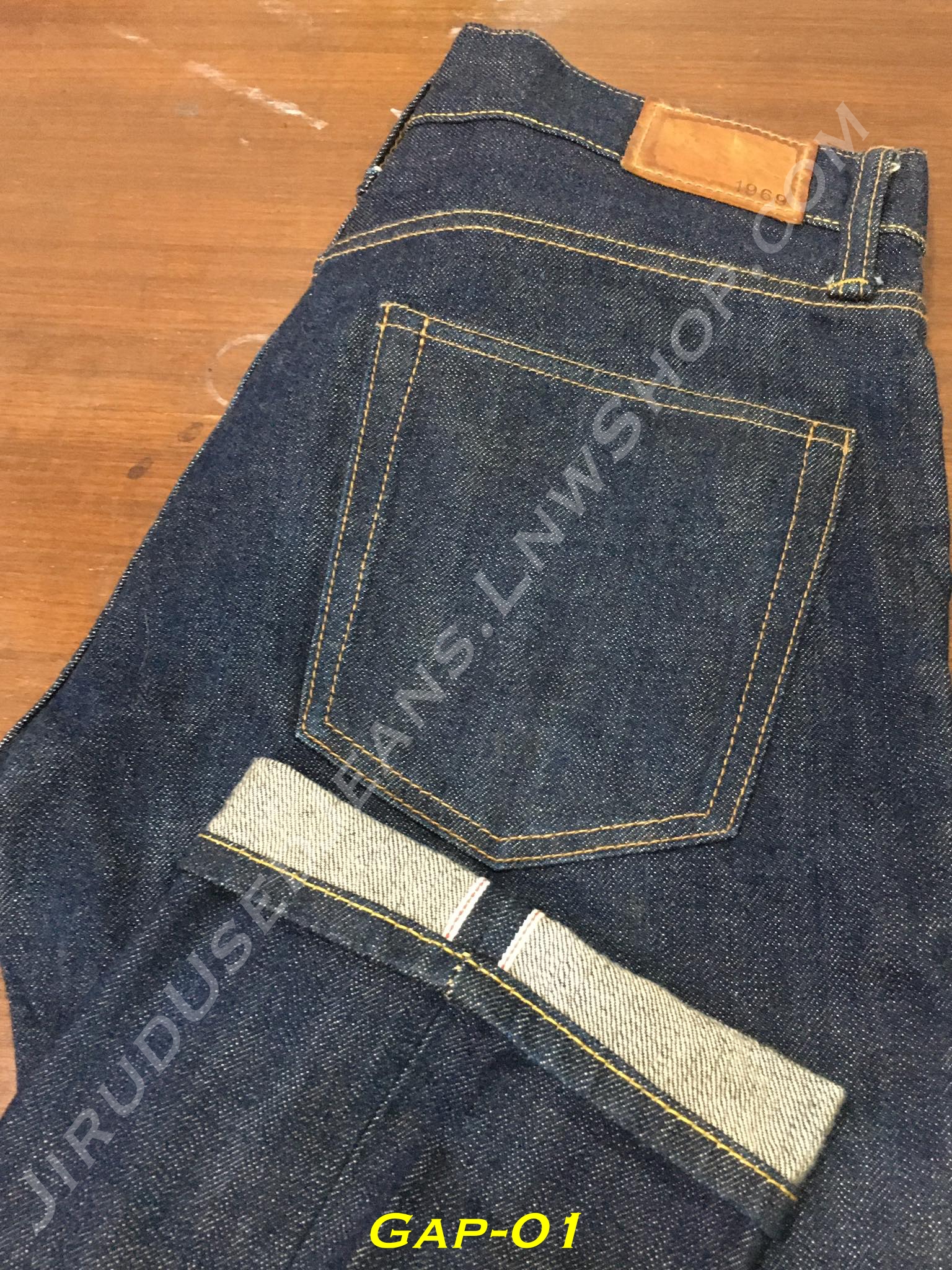 1. Gap 1969 - Slim กระบอกเล็ก ผ้าดิบญี่ปุ่น 13oz. ริมแดง เอว 30 ยาว 31