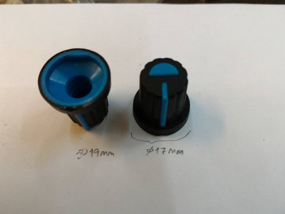 KNOBขนาดเส้นผ่านลูกบิดพลาสติกสีดำคาดฟ้าศูนย์กลางอ้วน17มมสูง19มม(17x19mm)