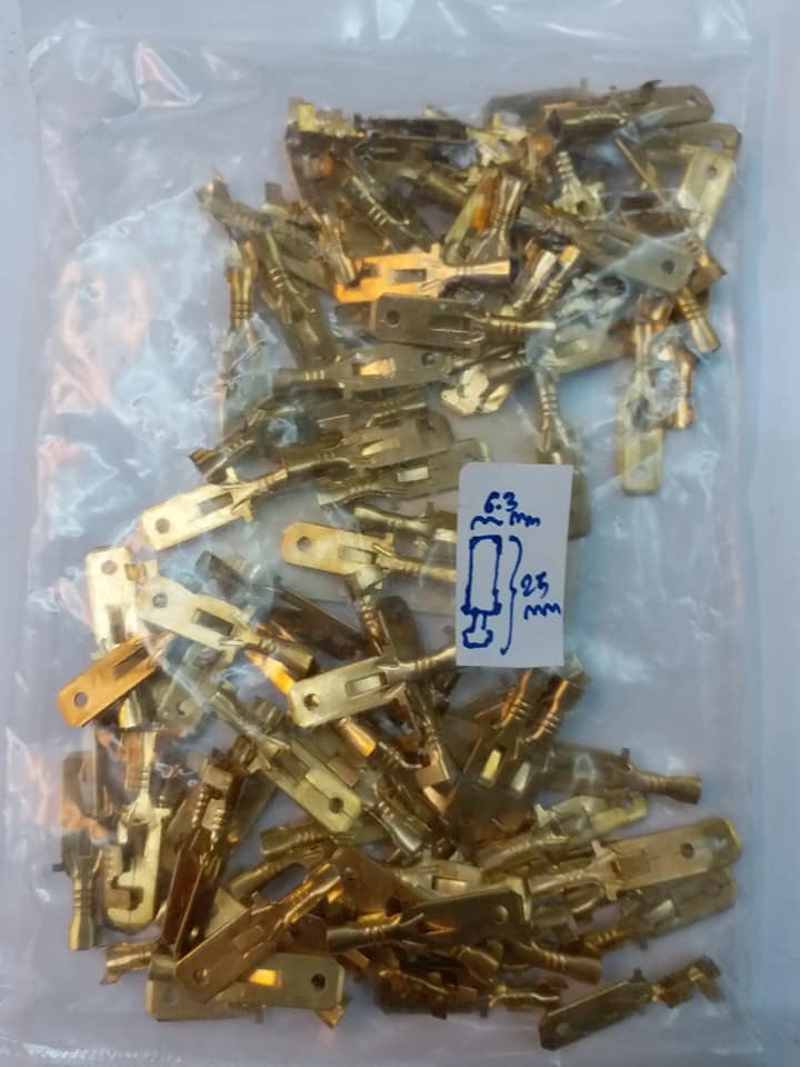 หางปลาทองเหลืองตัวผู้ขนาด6x24MM,หางปลาตัวผู้ทองเหลืองราคาถุงล่ะ(ถุงล่ะ100ตัว)