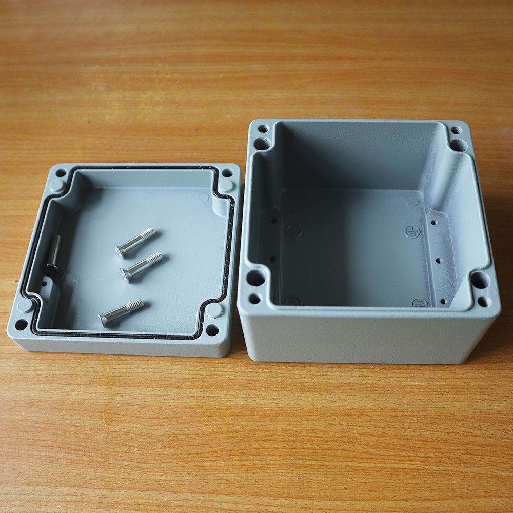 กล่องอลูมิเนียมกันน้ำ IP66 สีเทา ขนาด 120 X 120 X 80 มม.