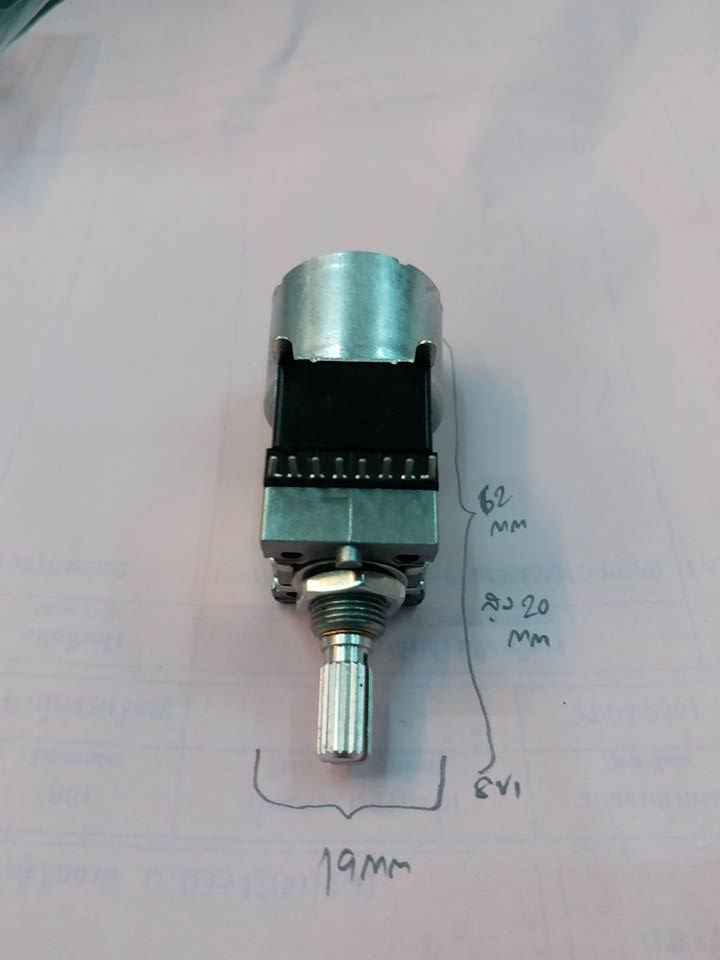 โวลุ่ม100KBชั้นเดียว8ขาแกน+เกลียวยาว20มม.แกนเฟืองโวลุ่ม100KBหลังมอเตอร์โวลุ่ม100KBติดมอเตอร์แกน+เกลียวยาว17มมโวลุ่มมีมอเตอร์100KBราคาตัวล่ะขนาดตัวยาว62มม.กว้าง19มม.สูง20มม.เส้นผ่านศูนย์กลางมอเตอร์อ้วน20มม.