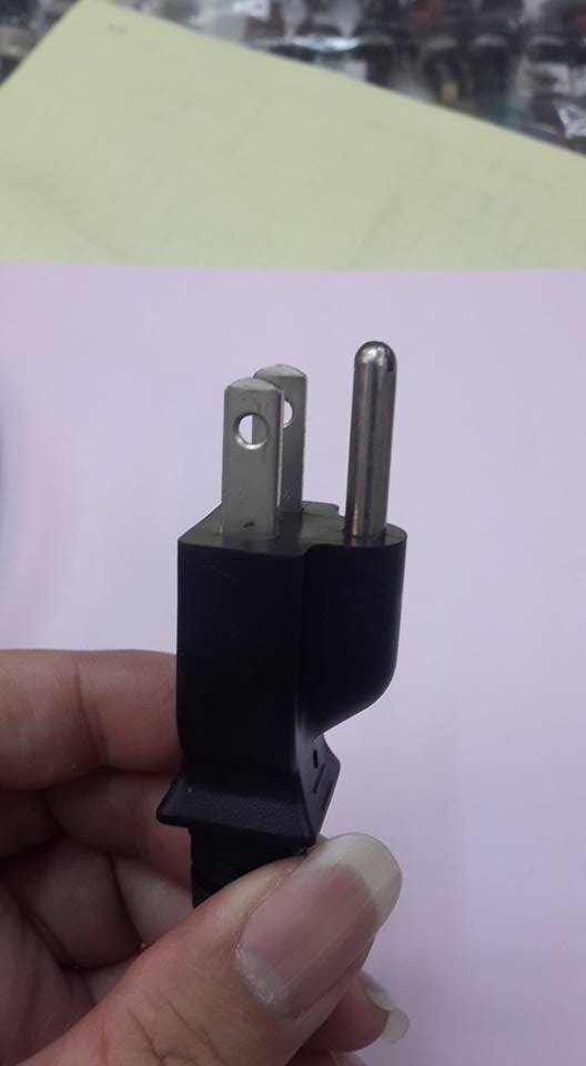 สายไฟคอมพืวเตอร์WIRE COMPUTER ACพร้อมปลั้กหัวท้ายยาว2เมตรสีดำ