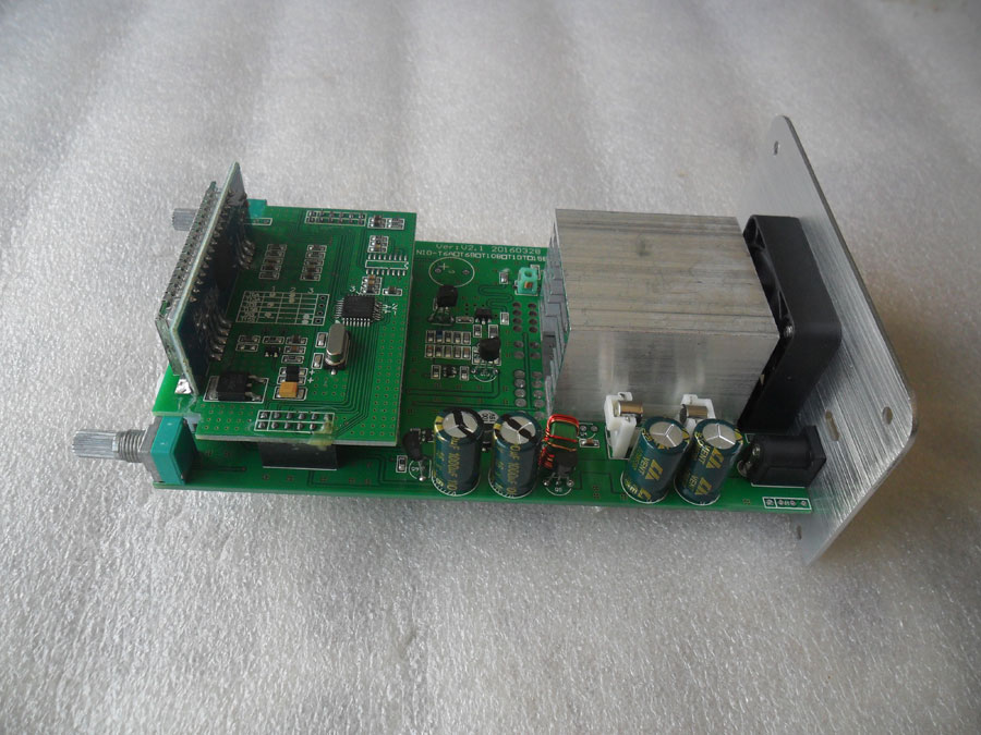 บอร์ดเครื่องส่งวิทยุ FM 76-108 MHz กำลังส่ง 6 วัตต์ (เฉพาะตัวเครื่อง ไม่มีกล่อง)