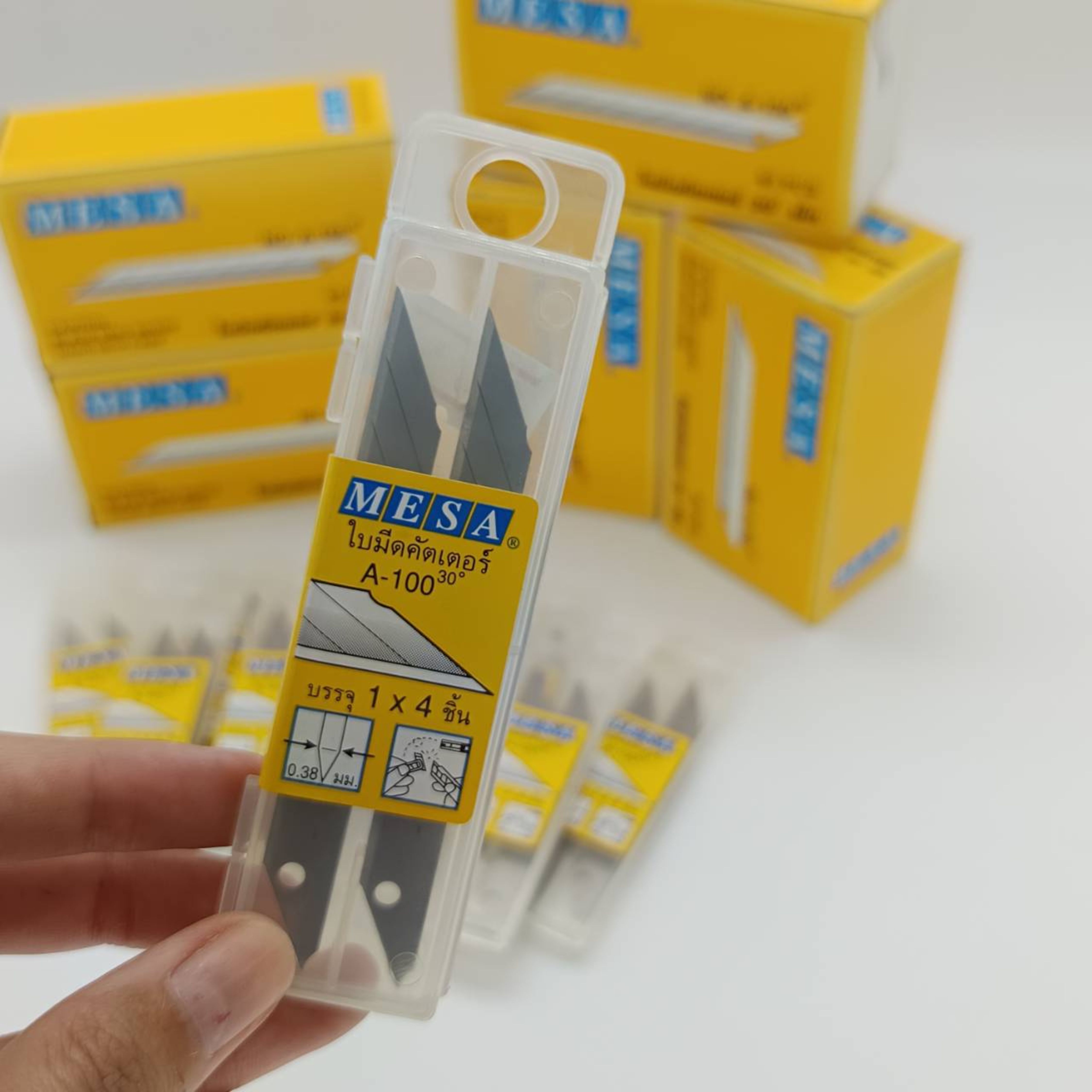 ใบมีดคัตเตอร์เล็ก MESA รุ่น A-100 30 องศา 1 กล่อง (1 กล่อง 10 หลอด,40ใบ)