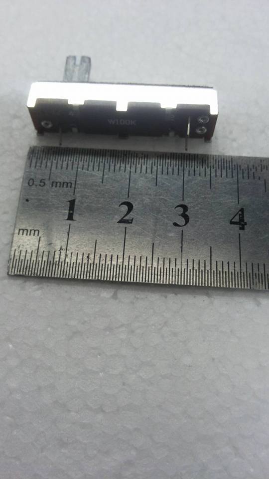 ขาย โวลุ่มสไลด์100KW VR.SLIIDE VOLUMESLIIDEโมโนMONOราคา 3ขาตัวยาว37มมสูงรวมแกน27มมก้านยาว10มม(27X37MM) โวลุ่มสไลด์W100K ราคาตัวละ บาท