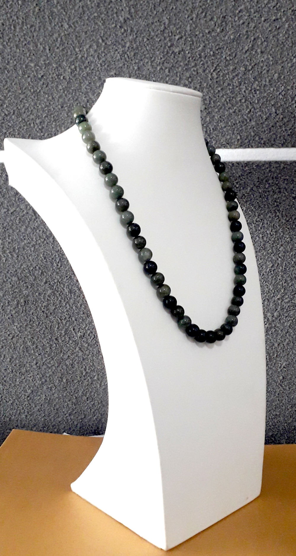 สร้อยคอหยกเขียว-ขาว @10 mm.ยาว 9" @ 10 mm. เขียว/ขาว/GREENWHITE 1 SKU-00048