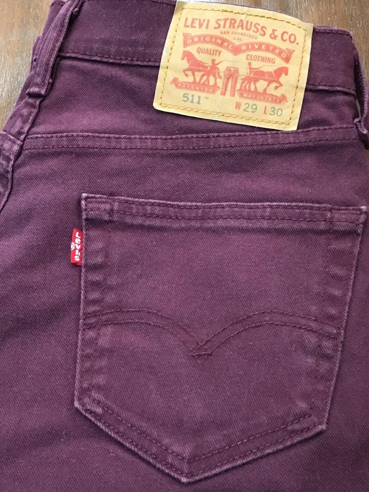 14. กางเกงยีนส์ Levi's 511 Skinny กระบอกเล็กคล้ายขาเดฟ สีม่วง เอว 29 ยาว 29.5