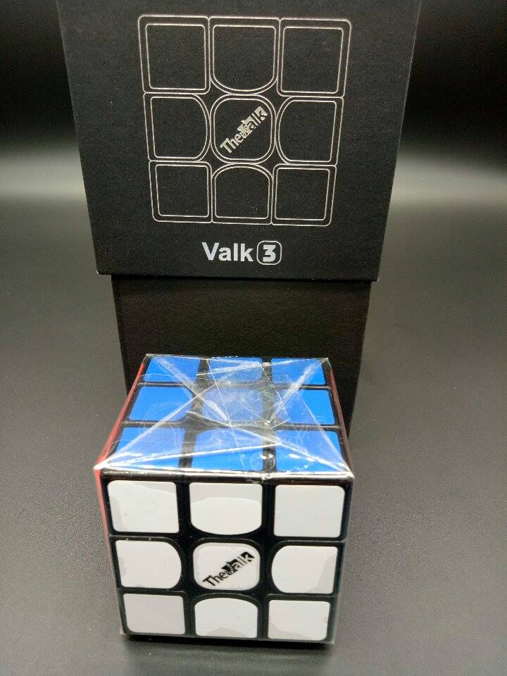 รูบิค 3x3 ของเล่นเด็กเสริมพัฒนาการ The valk3 ลื่นมาก มีแกนหมุนที่แข็งแรง ทนมาก รูบิคคุณภาพ ของแท้ rubikmall จำหน่ายของแท้เท่านั้น Rubik รูบิค.รูบิก