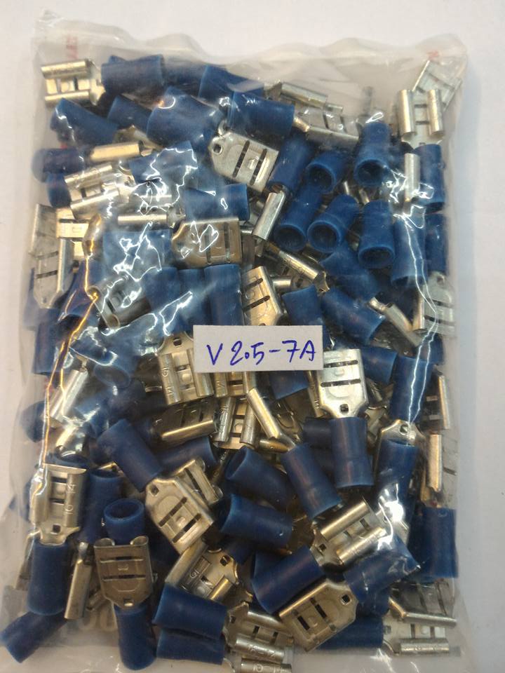 หางปลาV2.5-7ฺA/BLUEสีน้ำเงินยี้ห้อT-LUG (ราคาตัวล่ะ)