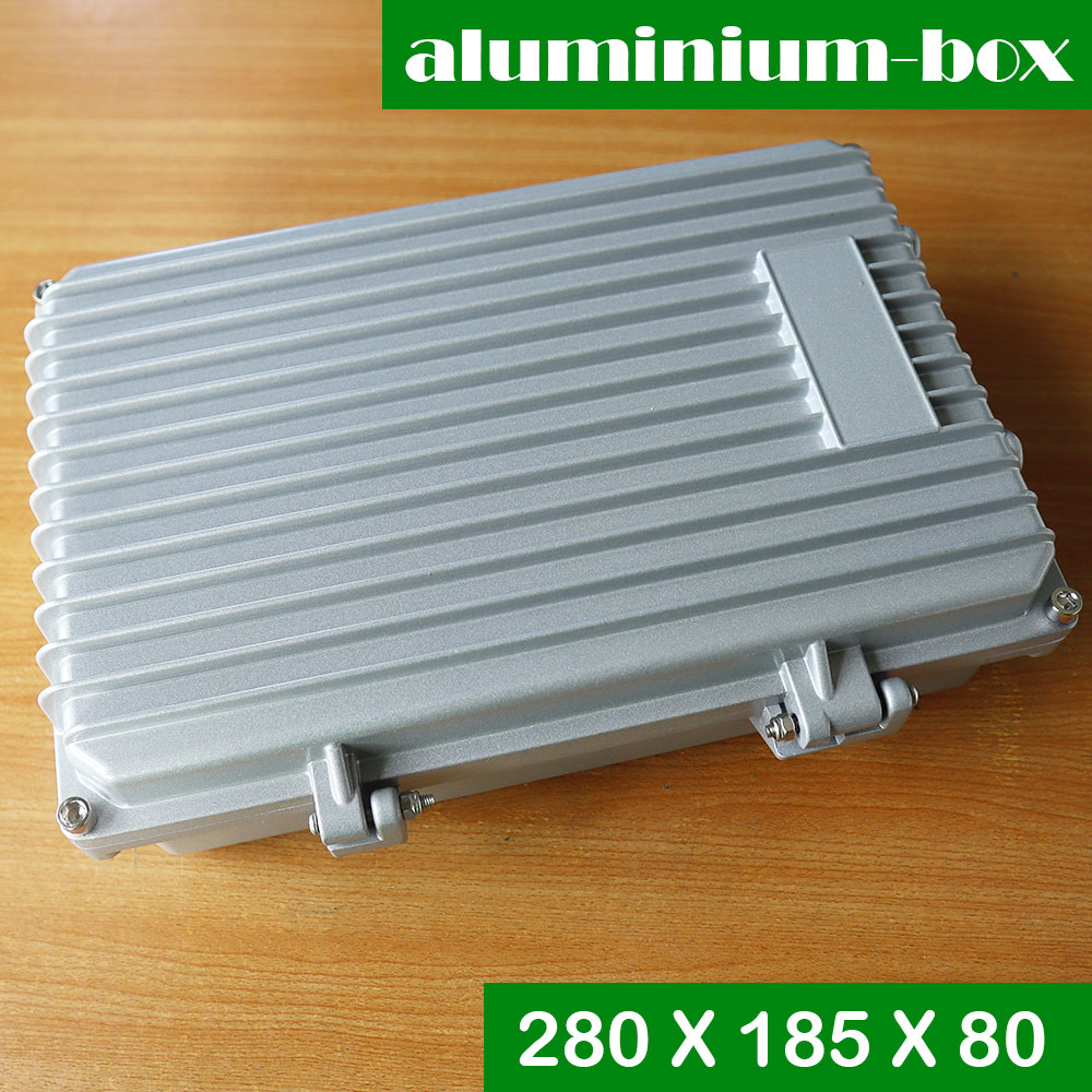 กล่องอลูมิเนียมกันน้ำ IP66 บานพับและครีบระบายความร้อน สีเทา ขนาด 280 X 185 X 80 มม.
