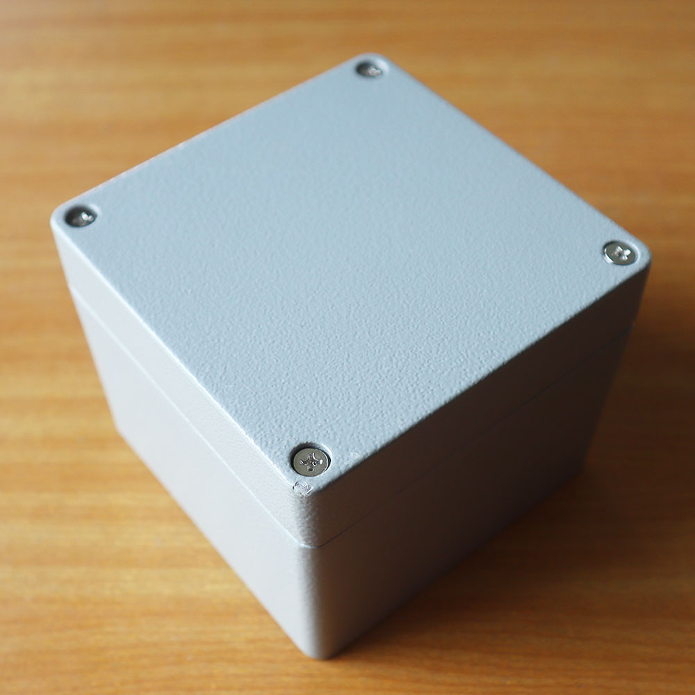 กล่องอลูมิเนียมกันน้ำ IP66 สีเทา ขนาด 100 X 100 X 80 มม.