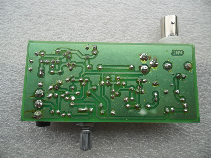 ชุดคิทเครื่องส่งวิทยุ AM กำลังส่ง 50 mW เพื่อการศึกษา (ยังไม่ได้ประกอบ)