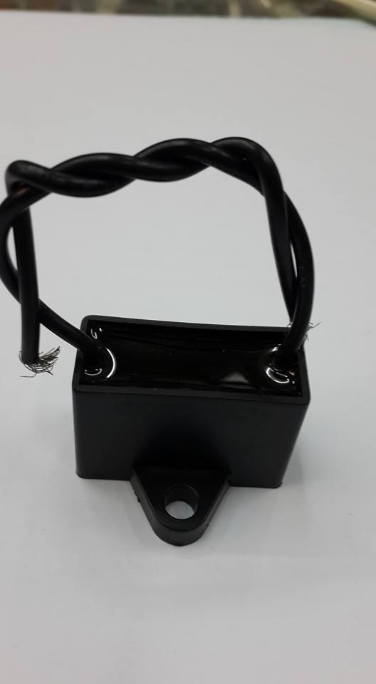 ขาย 10UF450V AC คาปาซิสเตอร์ ยี่ห้อLMG 10UF450V 10MFD450V คอนเดนเซอร์ สี่เหลี่ยมสีดำ ขนาดก ว้าง50MMสูง39MMหนา26MM ราคา ตัวละ . . บาท