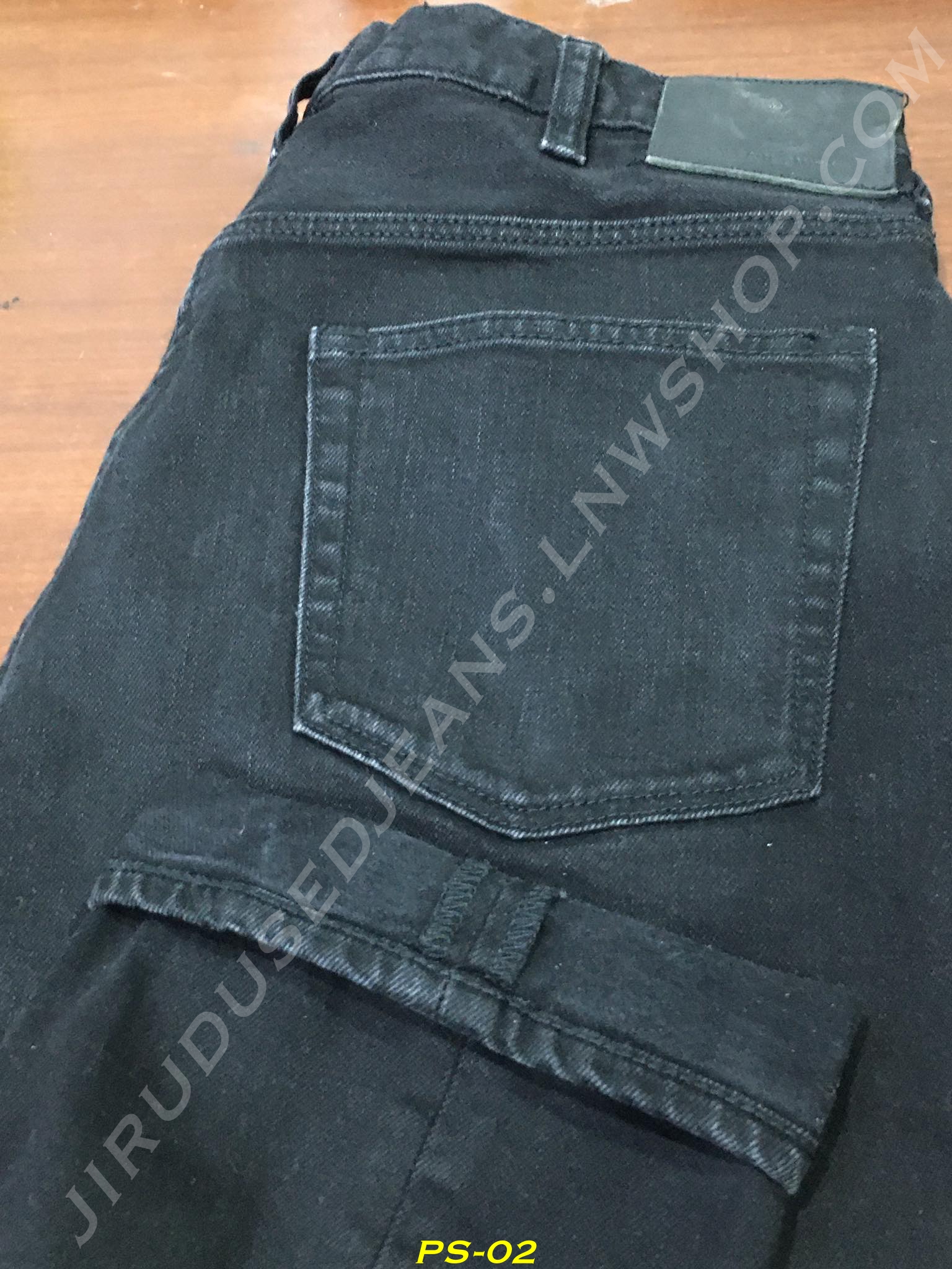 2. Paul Smith สีดำ - Tapered Fit เอว 32 ยาว 32