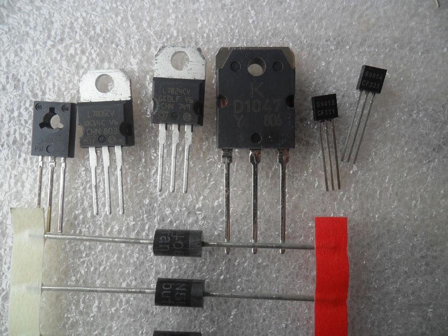 ชุดคิทวงจร Regulator 0-28V 1mA-2A มีหน้าจอ ปรับค่ากระแสและแรงดันได้ (แบบยังไม่ได้บัดกรี)