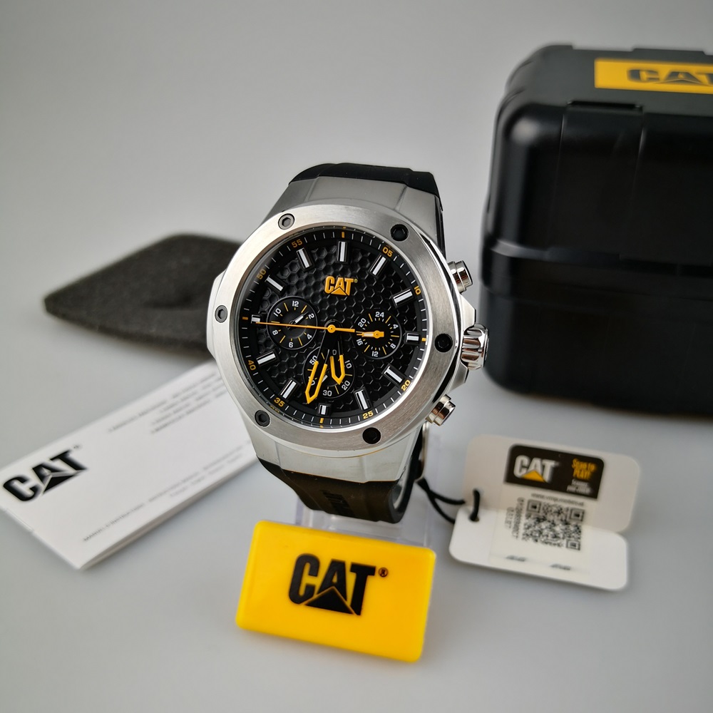นาฬิกา Caterpillar รุ่น NAVIGO X รหัสรุ่น AA.149.21.121 นาฬิกาโครโนกราฟ ระบบจับเวลา แบบ 3 คอย บอกเวลาและจับเวลาแม่นยำ มีวันที่ มีพรายน้ำ กันน้ำ 100 ม. มีพรายน้ำ