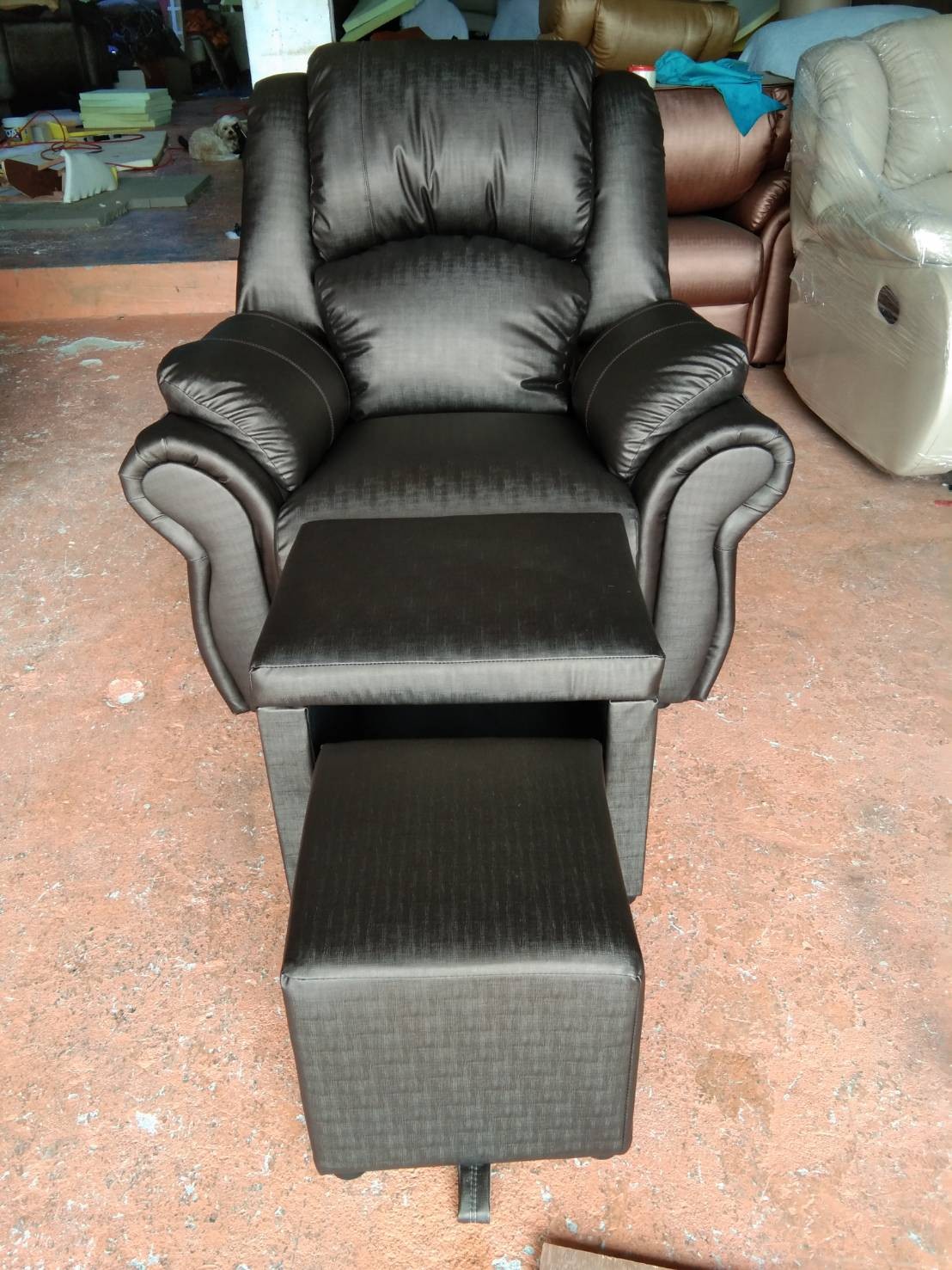 เก้าอี้นวดเท้ารุ่นแขนกาง ชุด 3 ชิ้น 💥หนังPU ลาย silk สีเทาดำ 3120💥 ราคายังไม่รวมค่าส่ง -เลือกหนังหุ้มสีอื่นเพิ่มติมได้ค่ะ