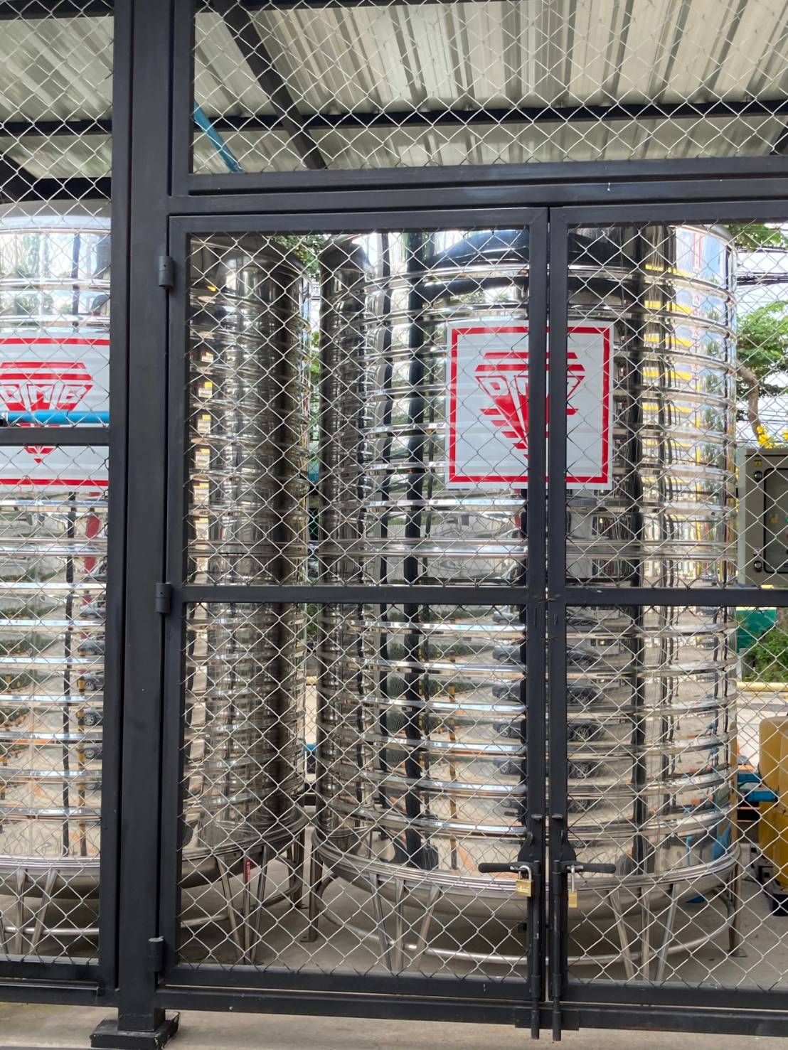 แท้งค์น้ำ สแตนเลส ตราDMB ขนาด 3000 ลิตร รุ่น AMCB3000 พร้อมขาตั้ง แถมลูกลอย