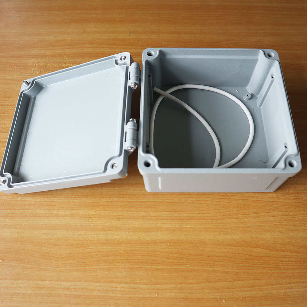 กล่องอลูมิเนียมกันน้ำ IP66 สีเทา ขนาด 160 X 160 X 85 มม. มีบานพับ