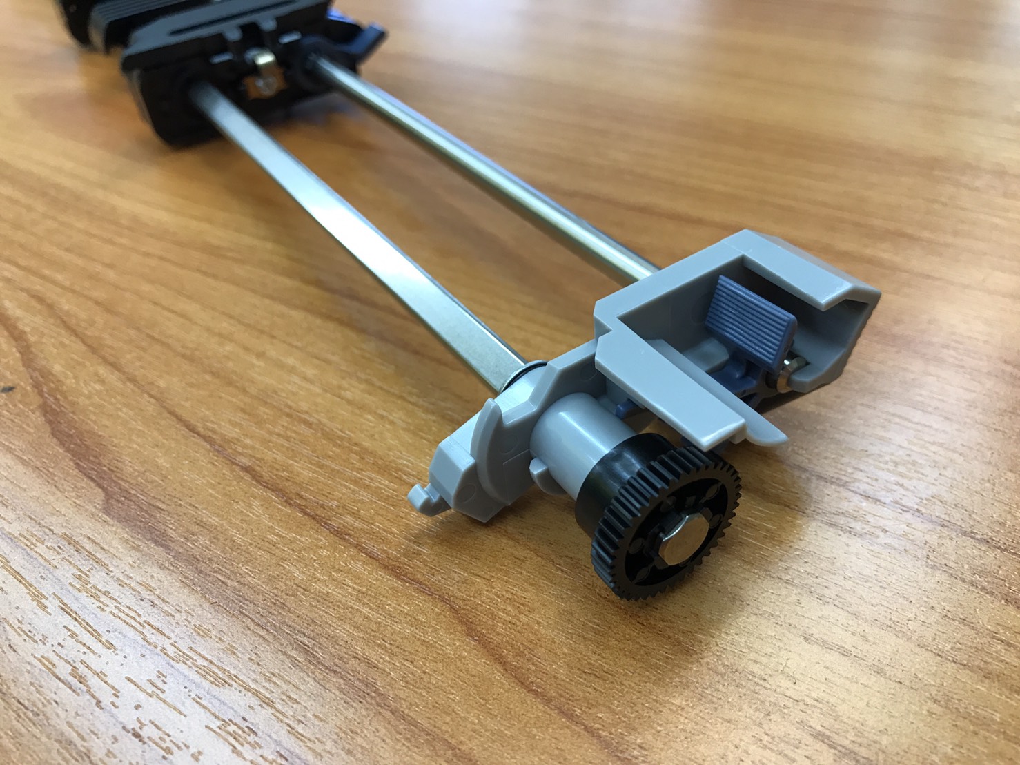 "หนามเตยตัวดึงกระดาษต่อเนื่อง" TRACTOR ASSY EPSON LQ-2090