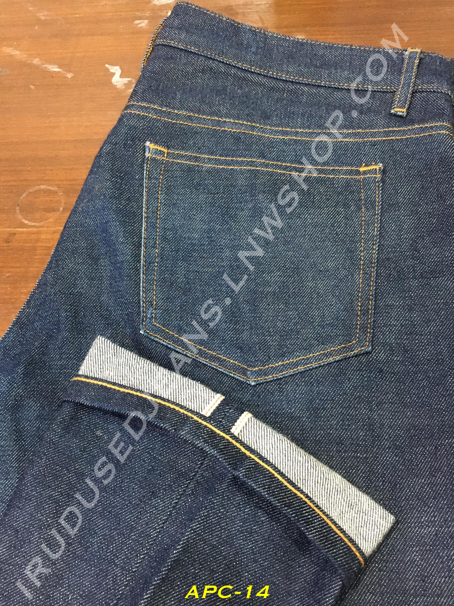 14. A.P.C. - Petit Standard ผ้าดิบญี่ปุ่น เอว 36 ยาว 34 ริมแดง Made in Vietnam
