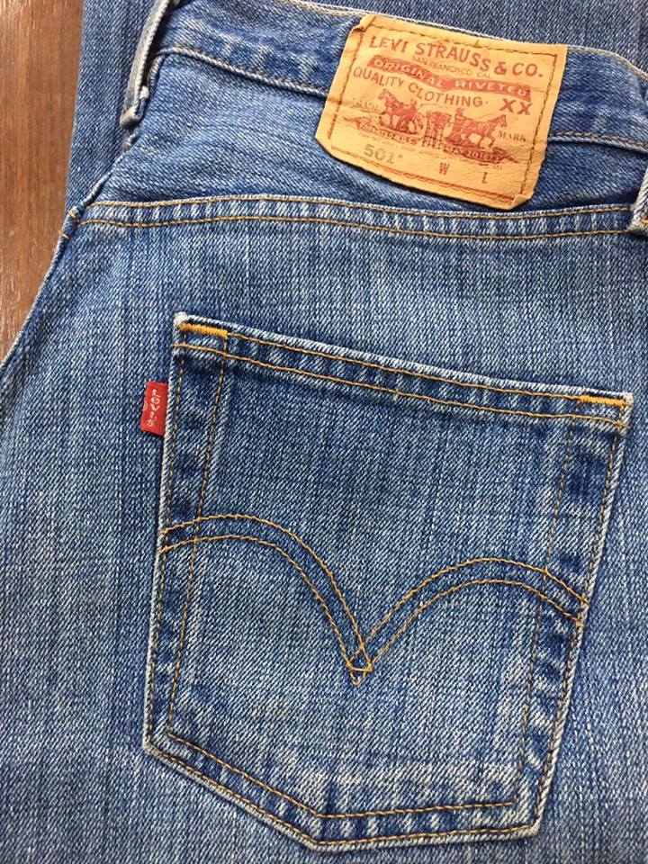 7. Levi’s 501 - Boyfriend Cut ฟอกซีด เอว 31 ยาว 30.5