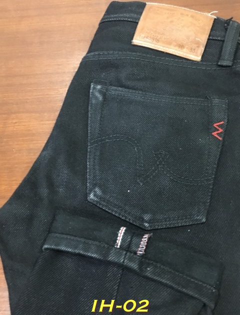 2. Iron Heart x Self Edge 8301S สีดำ ริมแดง 21oz. เอว 31 ยาว 30