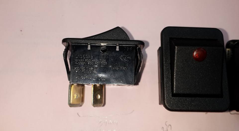 ขาย สวิทช์ไฟ220v สีแดง1จุด รุ่น C1353PB,CONTRAC16A250VACตัวถังพลาสติกสีดำ ขนาดกว้าง21xยาว31มม(21x31mm) ยี้ห้อ ราคา ตัวละ . . . . หน่วย บาท