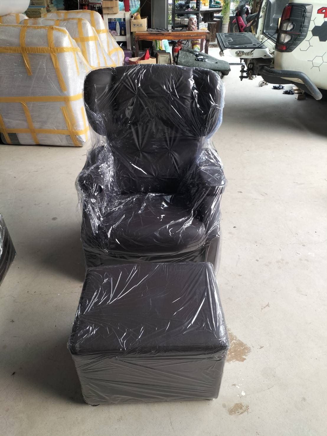 เก้าอี้นวดเท้า รุ่นรถถัง 1 ชุดมี 3 ชิ้น Reflexology and foot Massage Chair is a specialized form of foot massage.