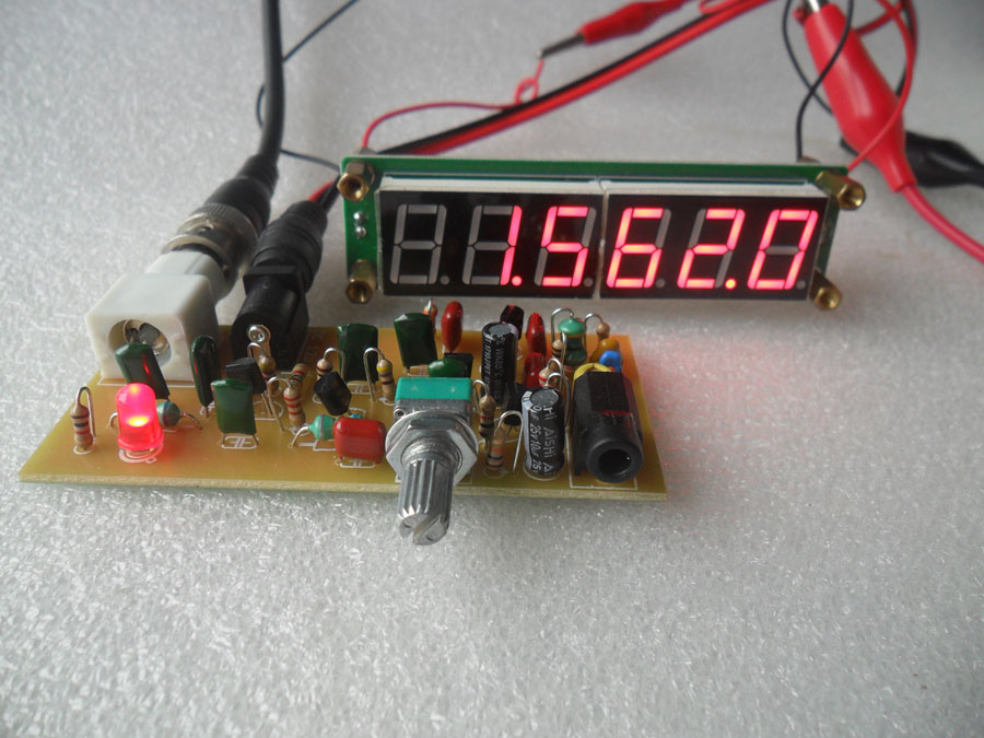 ชุดคิทเครื่องส่งวิทยุ AM กำลังส่ง 50 mW เพื่อการศึกษา (ยังไม่ได้ประกอบ)