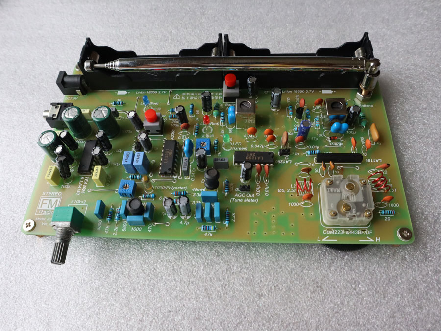 ชุดคิทเครื่องรับวิทยุ FM แบบใช้ไอซีรุ่น ICR1260F (ยังไม่ได้ประกอบ)