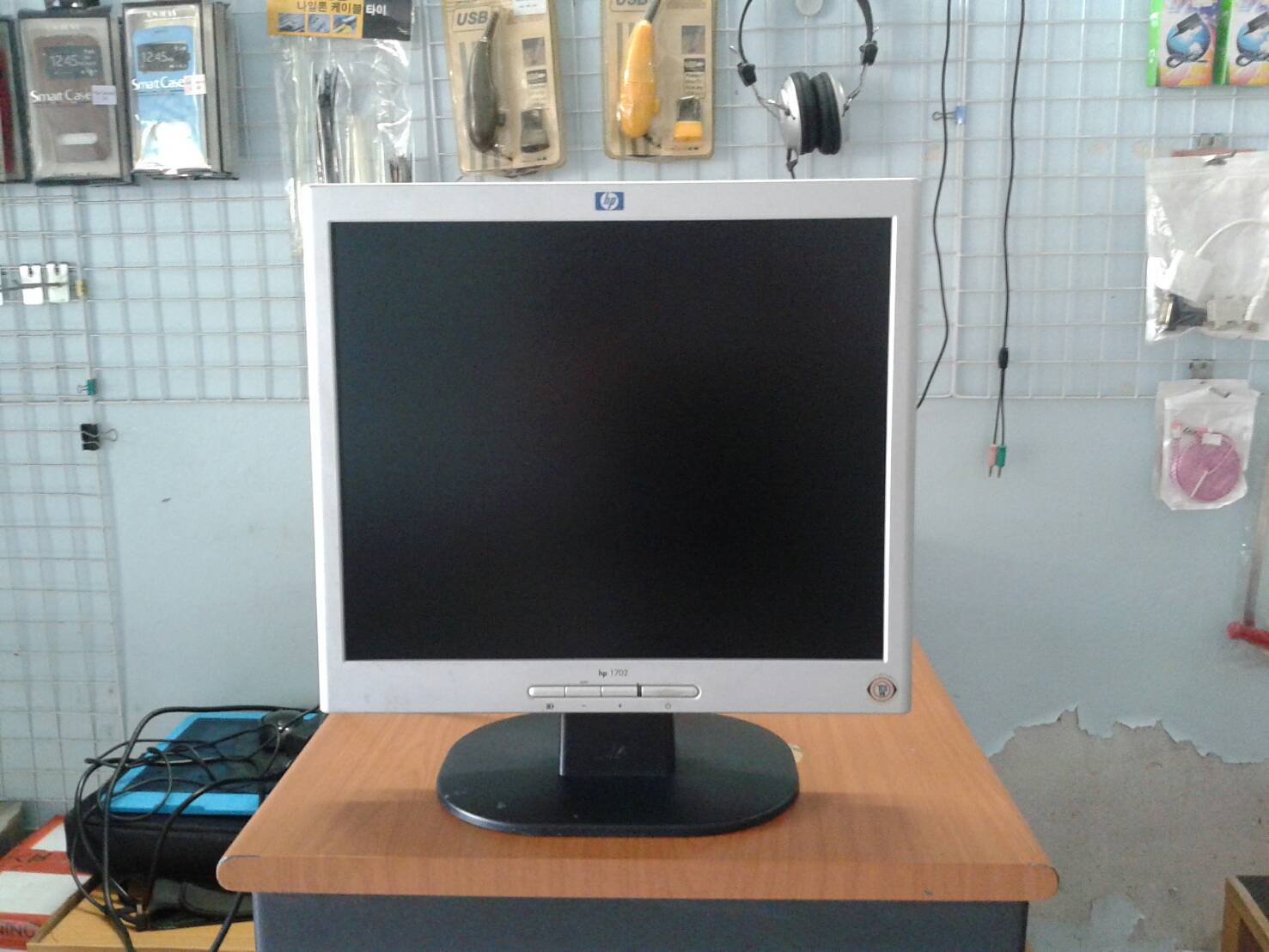 HP 1702 - Grade A 17 inch LCD Monitor ราคาประหยัด