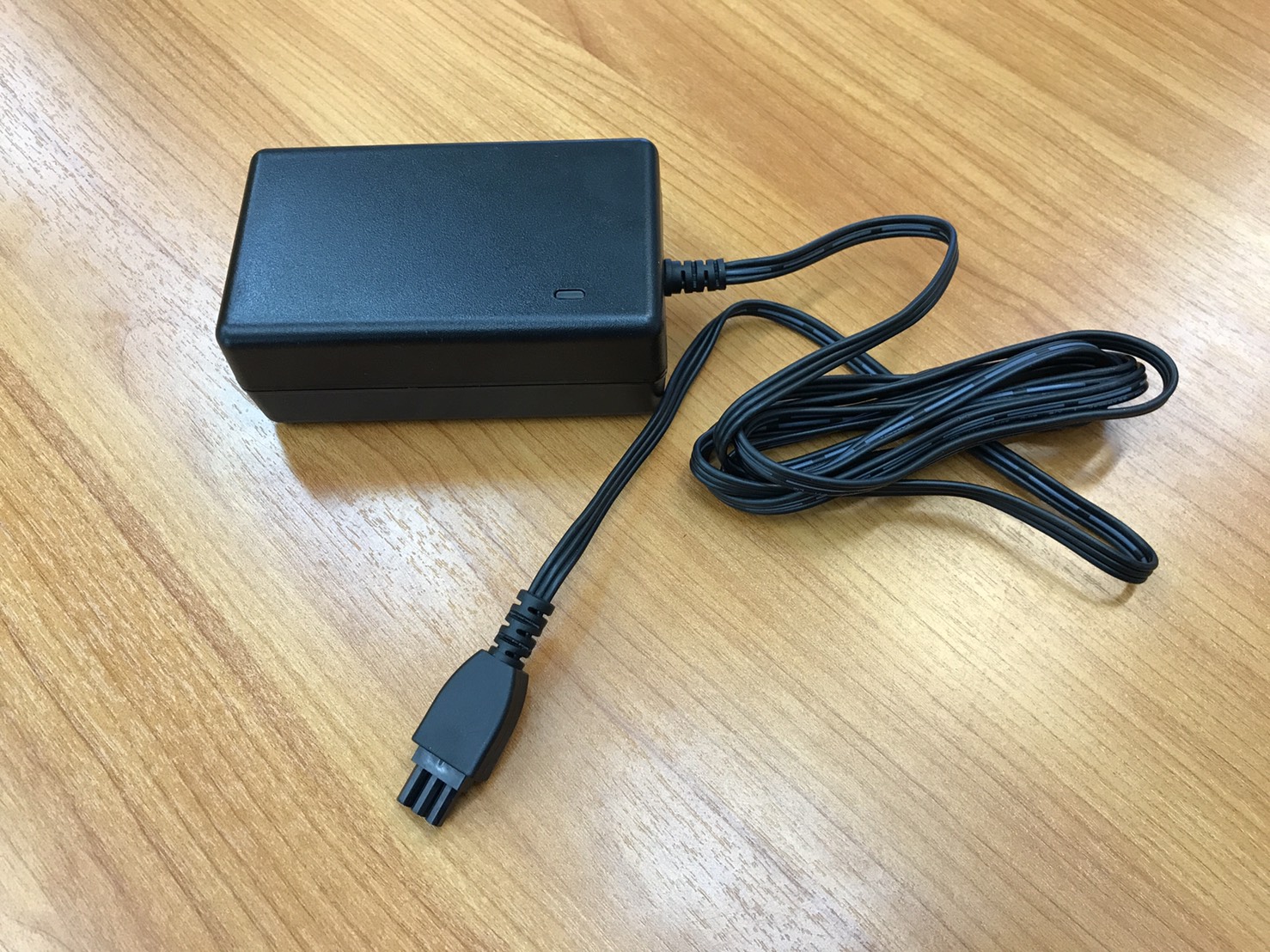 "อะแดปเตอร์จ่ายไฟหัวสีดำ" ADAPTER HP