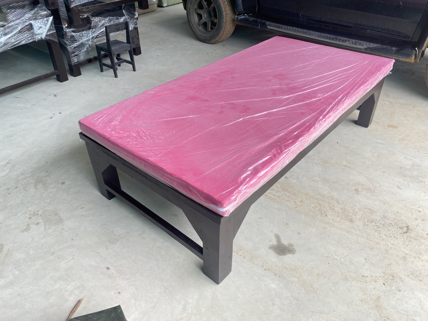 เตียงนวดไทย พร้อมเบาะ สีโอ้ค 100x200 สูง 53 รวมเบาะ (ราคาไม่รวมค่าส่ง)