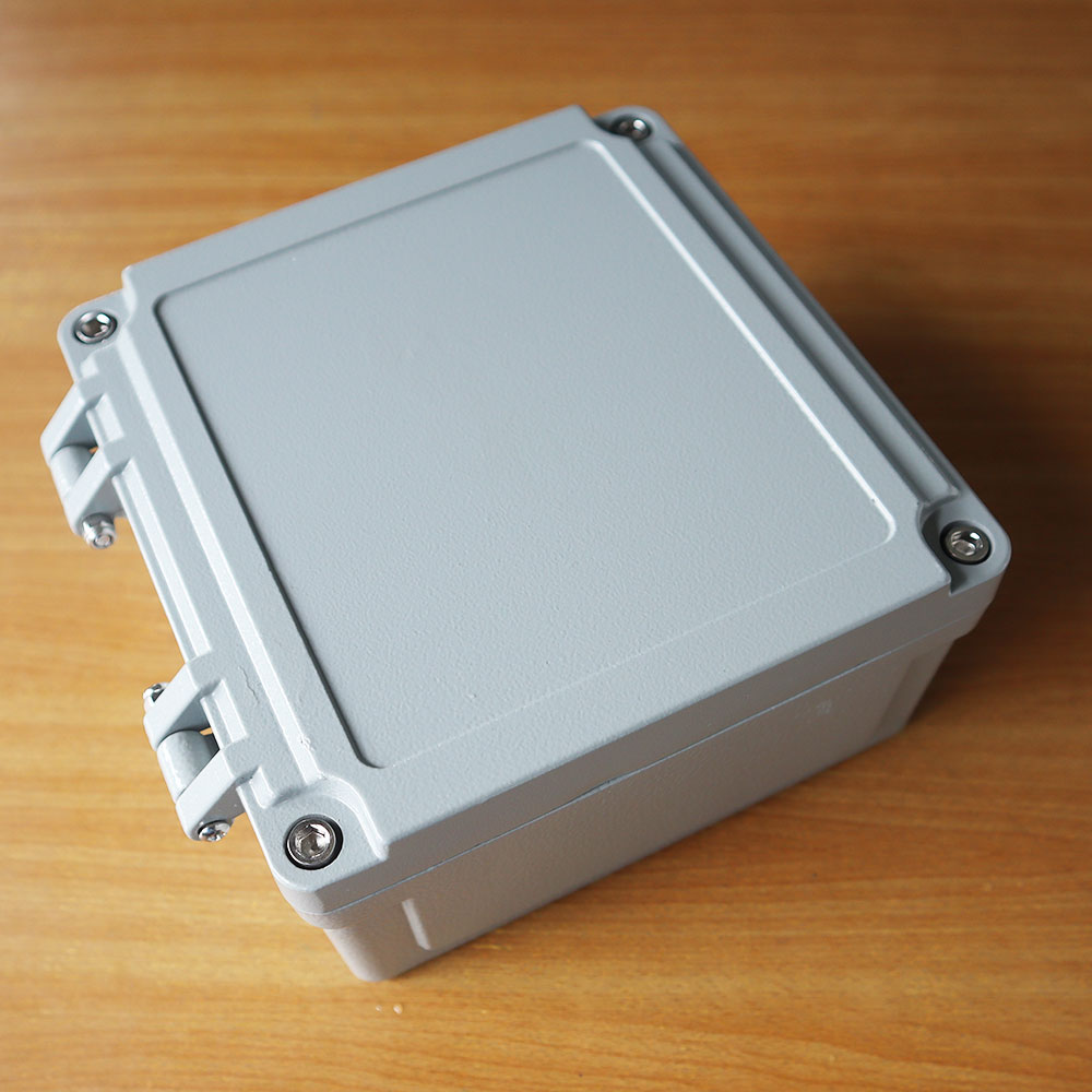 กล่องอลูมิเนียมกันน้ำ IP66 สีเทา ขนาด 160 X 160 X 85 มม. มีบานพับ