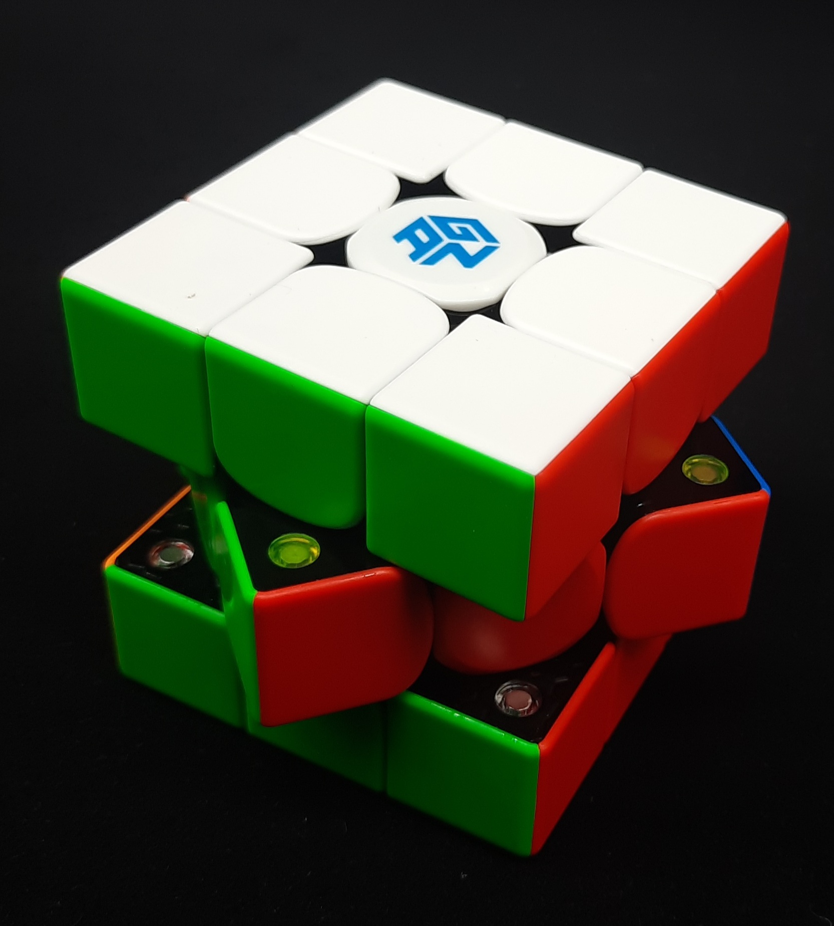 รูบิค3x3 ใหม่ New Rubik Gan356air M (ระบบแม่เหล็ก)เล่นลื่น ไม่มีป็อป antipop รับประกันคุณภาพรูบิคของแท้