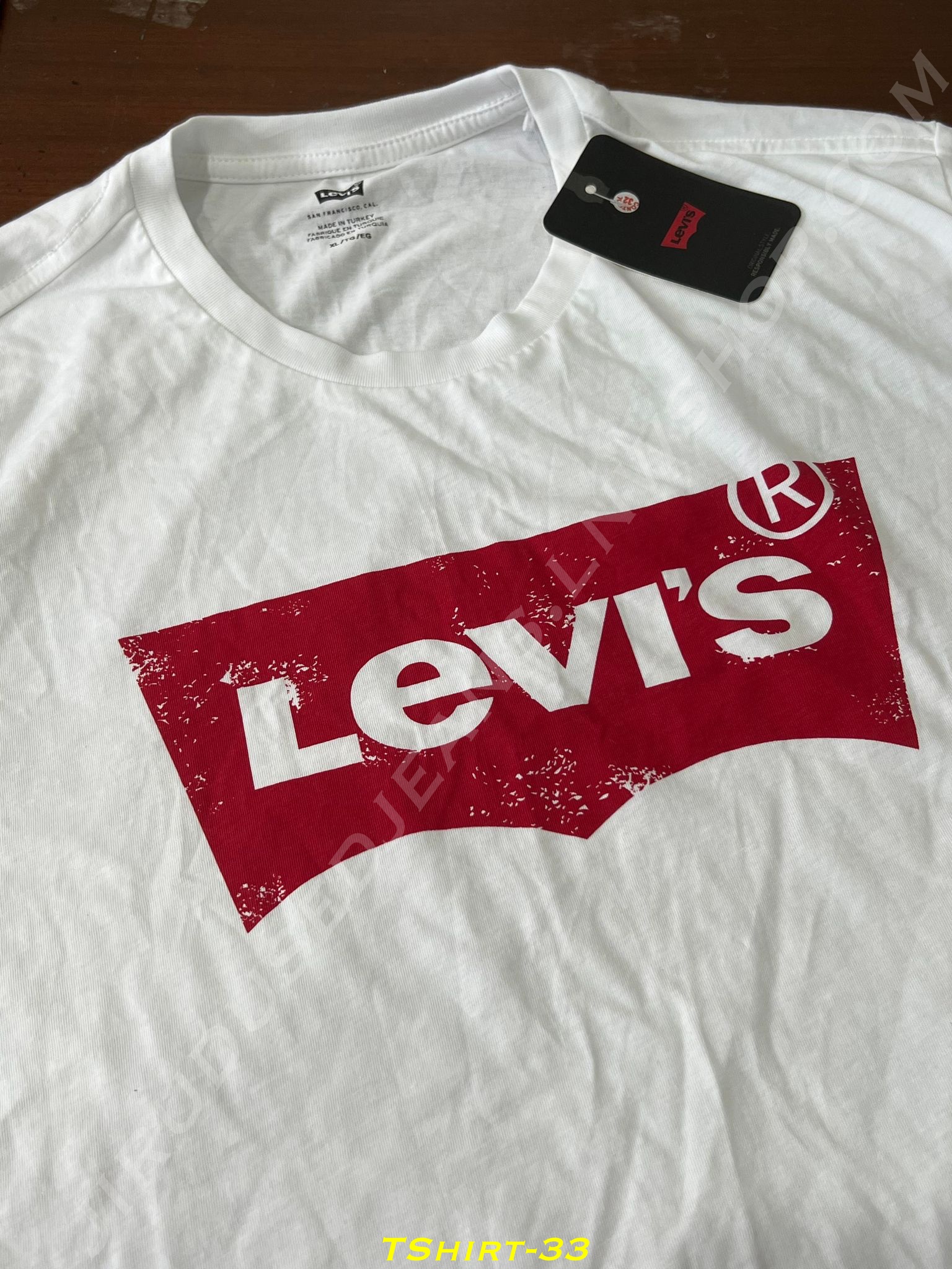33. ใหม่ - เสื้อยืดขาวคอกลม Levi’s แท้ อก 48 Size XL Made in Turkey