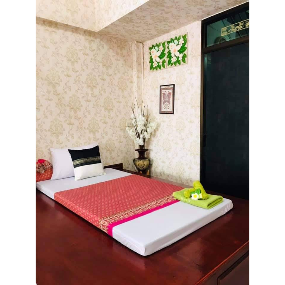 ส่งฟรี🔴 ผ้าปูเตียงนวดไทย lสีน้ำเงินคาดลายไทย ขนาด 100x200 ผ้าปูเตียง แบบรัดมุม มีทั้งแบบ สีพื้น และ แต่งลายไทย (K7)